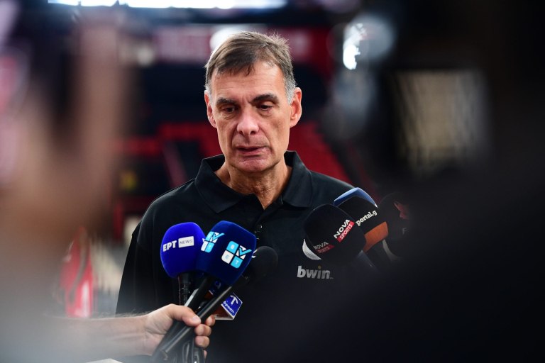 Μπαρτζώκας: «Δεν θα πάρουμε παίκτη επειδή πιέζουν τα social media»