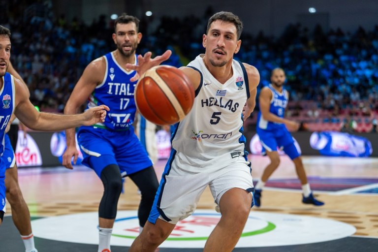 LIVE: Κύπρος – Ελλάδα