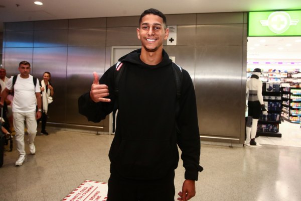 Στην Ελλάδα για τον Ολυμπιακό ο Μάντσα (vids)