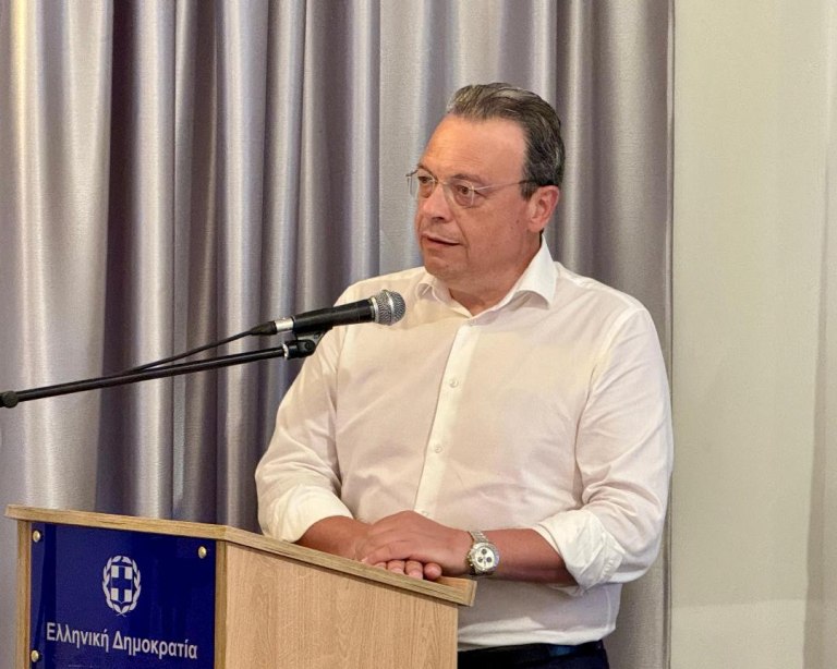 Φάμελλος: Ο ΣΥΡΙΖΑ θα αξιοποιήσει την παρακαταθήκη του Σαντορινιού – Να θεσμοθετηθεί το Συμπόσιο πριν από τη ΔΕΘ