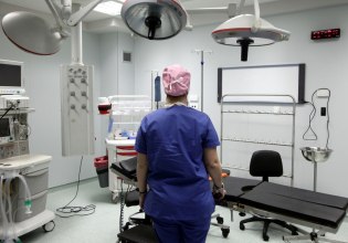 ΠΑΣΟΚ στην κυβέρνηση: Το ΕΣΥ δεν αποτελεί πρόσφορο έδαφος για επικοινωνιακά παιχνίδια – Σοβαρευτείτε