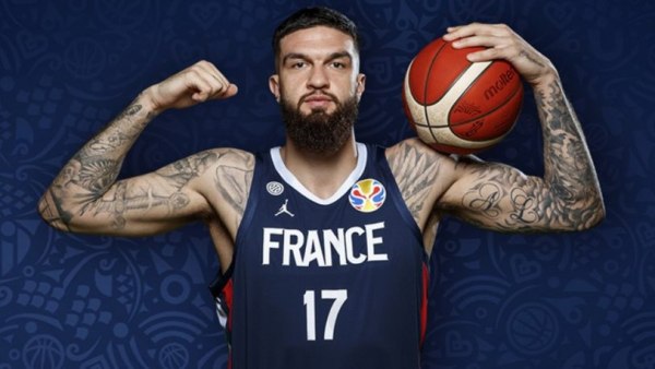 Συνεχίζεται η… γκαντεμιά για τη Γαλλία: Τραυματίστηκε και ο Πουαριέ – Ποιοι σέντερ έχουν μείνει διαθέσιμοι