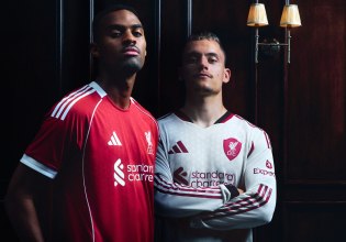 Η Λίβερπουλ παρουσίασε τις νέες φανέλες της με εντυπωσιακό βίντεο