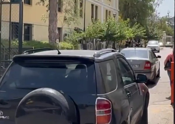 Γυναικοκτονία στο Χαλάνδρι: Στον ανακριτή ο 28χρονος δολοφόνος της 47χρονης