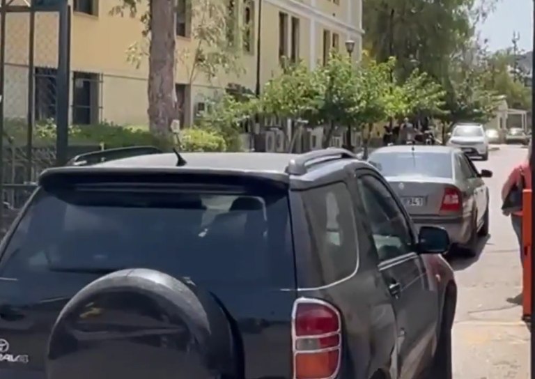 Γυναικοκτονία στο Χαλάνδρι: Στον ανακριτή ο 28χρονος δολοφόνος της 47χρονης