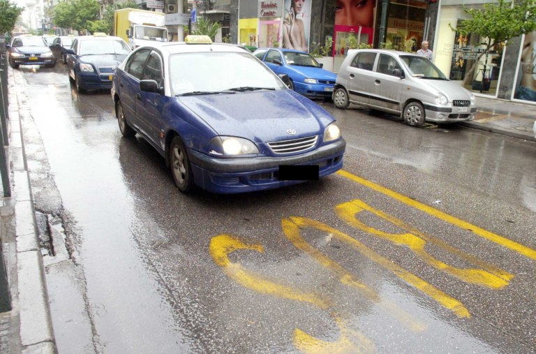 Θεσσαλονίκη: Λήστευαν οδηγούς ταξί προσποιούμενοι τους πελάτες – Έστηναν ενέδρες και με βία έκλεβαν χρήματα