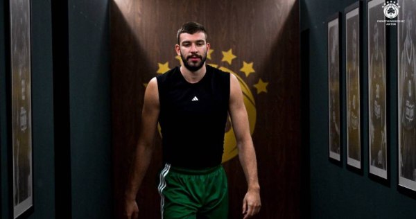 Ρογκαβόπουλος: «Είμαι πολύ χαρούμενος που βρίσκομαι στον Παναθηναϊκό και ανυπομονώ να ξεκινήσουμε τη χρονιά»