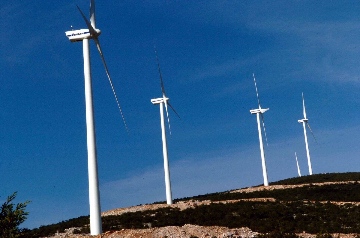 Χρηματιστήριο Eνέργειας: Τα μελτέμια… έριξαν τις τιμές στο ηλεκτρικό ρεύμα