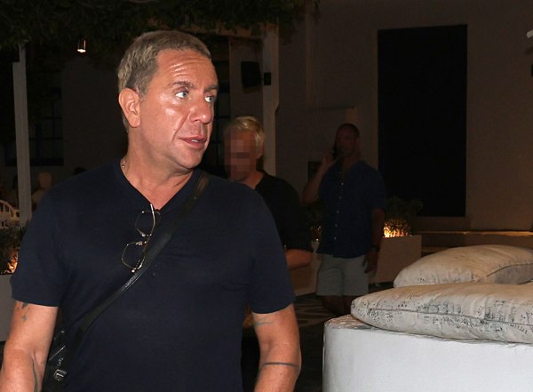 «Πέρα από την πικρία είναι σε καλή ψυχολογική κατάσταση»: Ο Γιώργος Μαζωνάκης την πρώτη του μέρα μετά το εξιτήριο