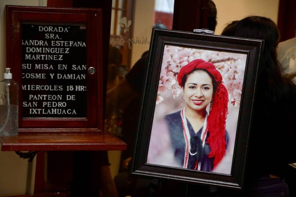 «Στάθηκε απέναντι σε άνδρες με ματσέτες»: Η στυγερή δολοφονία της ακτιβίστριας κατά των γυναικοκτονιών Σάντρα Ντομίνγκεζ συγκλονίζει