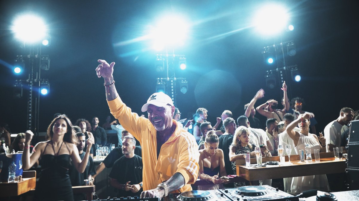 Cavo Paradiso – 30 Years of History: Η ιστορία του «ναού» της διασκέδασης σε 55 λεπτά