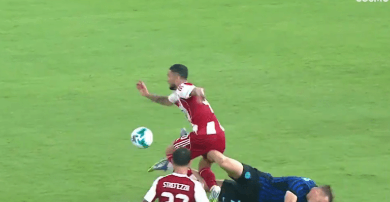 Ίντερ – Ολυμπιακός: Το πέναλτι που δεν δόθηκε σε ανατροπή του Καμπελά (vid)