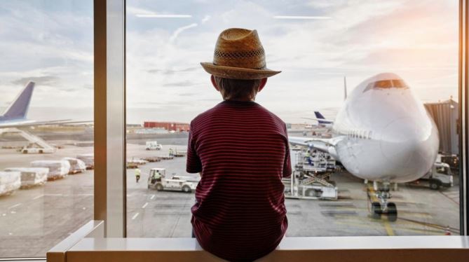 Βαρκελώνη: Παράτησαν το 10χρονο παιδί τους στο αεροδρόμιο για να μη χάσουν τις διακοπές