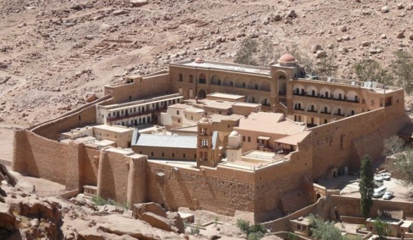 Ένταση στη Μονή Σινά: Κινδυνεύει η ζωή μου λέει ο Αρχιεπίσκοπος – Τι υποστηρίζουν οι αμφισβητίες μοναχοί