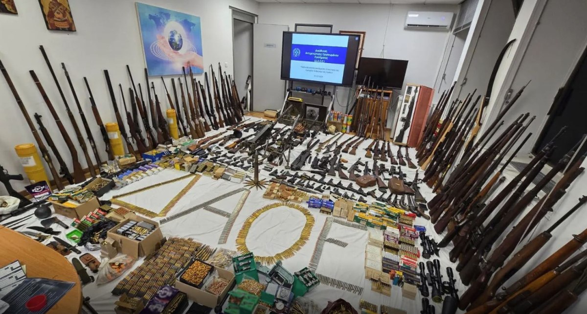 Κιάτο: Αυτό είναι το οπλοστάσιο που βρέθηκε σε σπίτι απόστρατου της Πολεμικής Αεροπορίας [εικόνες και βίντεο]