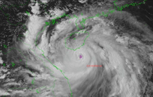 Βιετνάμ: Συναγερμός για τον τυφώνα Κατζίκι που πλησιάζει τη χώρα – Πάνω από 325.000 απομακρύνονται εσπευσμένα