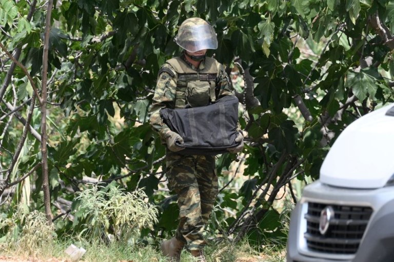 Απομακρύνθηκε το βλήμα στο Παλαιό Φάληρο – Δείτε εικόνες