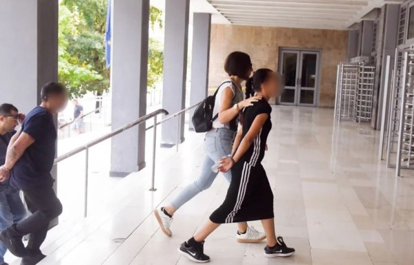 Θεσσαλονίκη: Τη Δευτέρα απολογούνται η 24χρονη και ο σύντροφός της για τον βιασμό της 10χρονης κόρης της
