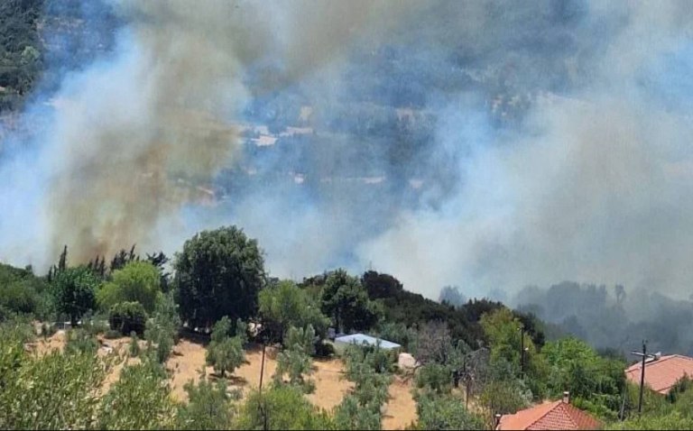 Καλύτερη η εικόνα από τη φωτιά στη Σαμοθράκη – Απειλήθηκαν σπίτια στη Βρυσούλα Πρέβεζας