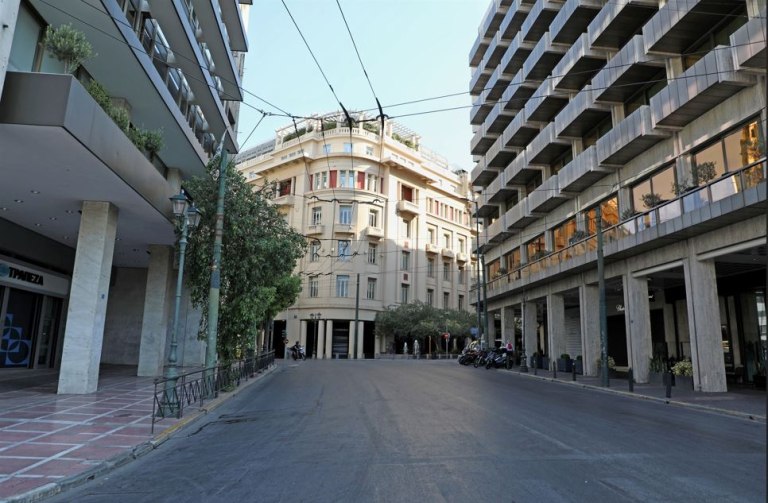 Δεκαπενταύγουστος: Άδειο το κέντρο της Αθήνας – Δείτε φωτογραφίες