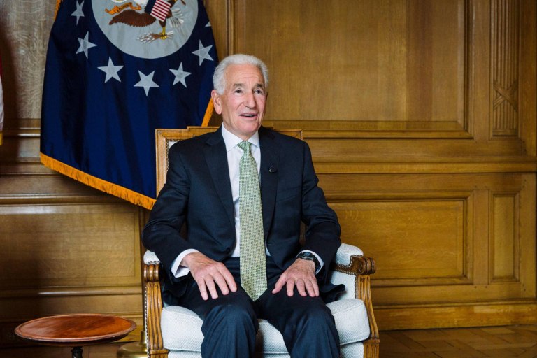 Παρίσι: Στη γραμμή Νετανιάχου ο Αμερικανός πρεσβευτής – Λέει ότι ο Μακρόν αδρανεί έναντι του αντισημιτισμού