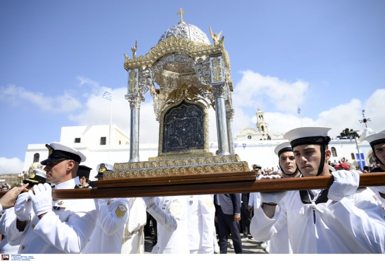 Δεκαπενταύγουστος: Στα νησιά για τους επιτάφιους της Παναγίας