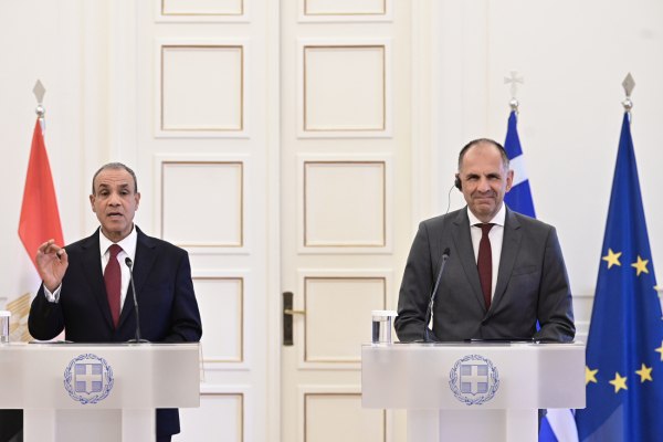 Συμφωνία για τη Μονή Σινά προανήγγειλε ο Αιγύπτιος υπουργός Εξωτερικών στην συνάντηση με τον Γεραπετρίτη