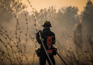 Μεγάλη φωτιά στην Κερατέα – Μήνυμα του 112 για εκκένωση