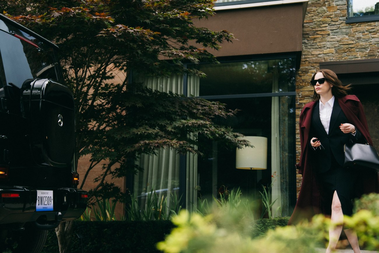 Bugonia: Η καθηλωτική αφίσα της νέας ταινίας του Γιώργου Λάνθιμου με πρωταγωνίστρια την Έμα Στόουν