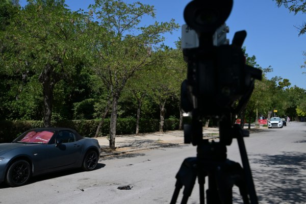 Ζάππειο: Νεκρή η γυναίκα που αυτοπυρπολήθηκε – Ήταν δημοσιογράφος