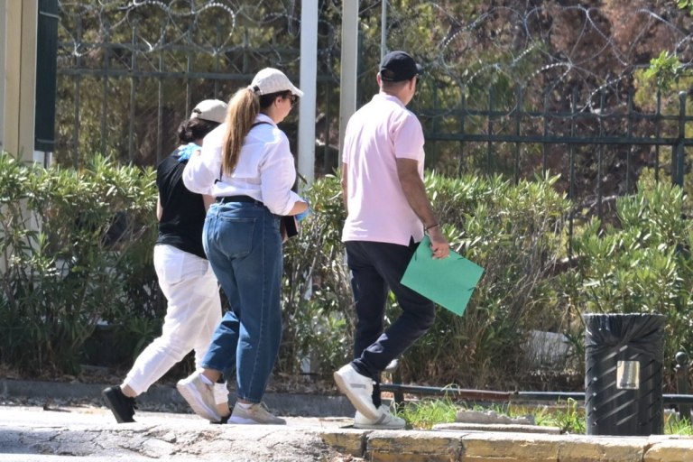 Παλαιό Φάληρο: Στον ανακριτή η μητέρα του νεκρού τρίχρονου κοριτσιού – Στο μικροσκόπιο το κινητό της