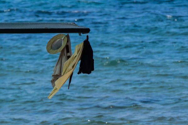 Στη «μαύρη λίστα» πασίγνωστες παραλίες της Αττικής – Σε ποιες απαγορεύτηκε το κολύμπι