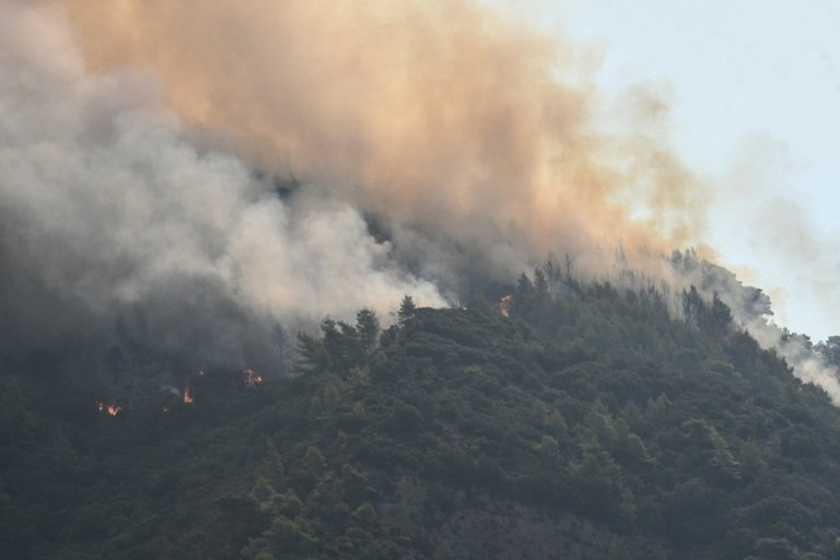 Λαγουβάρδος: Δύσκολες οι πυρομετεωρολογικές συνθήκες – Το φαινόμενο Hot, Dry, Windy επιδεινώνει την κατάσταση
