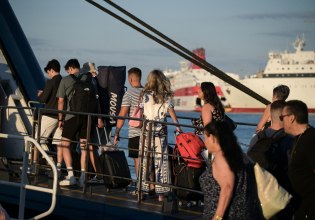 Δεκαπενταύγουστος: Αυξημένη η κίνηση στον Πειραιά καθώς κορυφώνεται η έξοδος των εκδρομέων