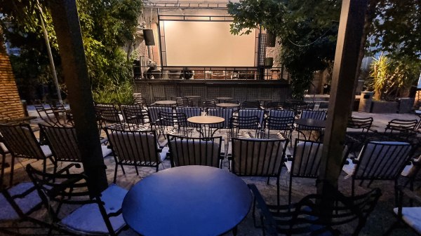 Θέατρο Επί Κολωνώ: Θερινό σινεμά και τον Σεπτέμβριο με ελεύθερη είσοδο