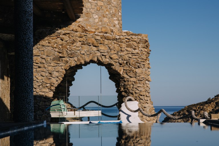 Όμιλος Calilo: Πώς η Ίος διακρίθηκε από το Condé Nast Traveller ως ένας από τους πιο αυθεντικούς προορισμούς της Μεσογείου