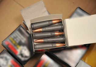 Κιάτο: Σύλληψη απόστρατου της Πολεμικής Αεροπορίας – Βρέθηκαν 100 όπλα στο σπίτι του