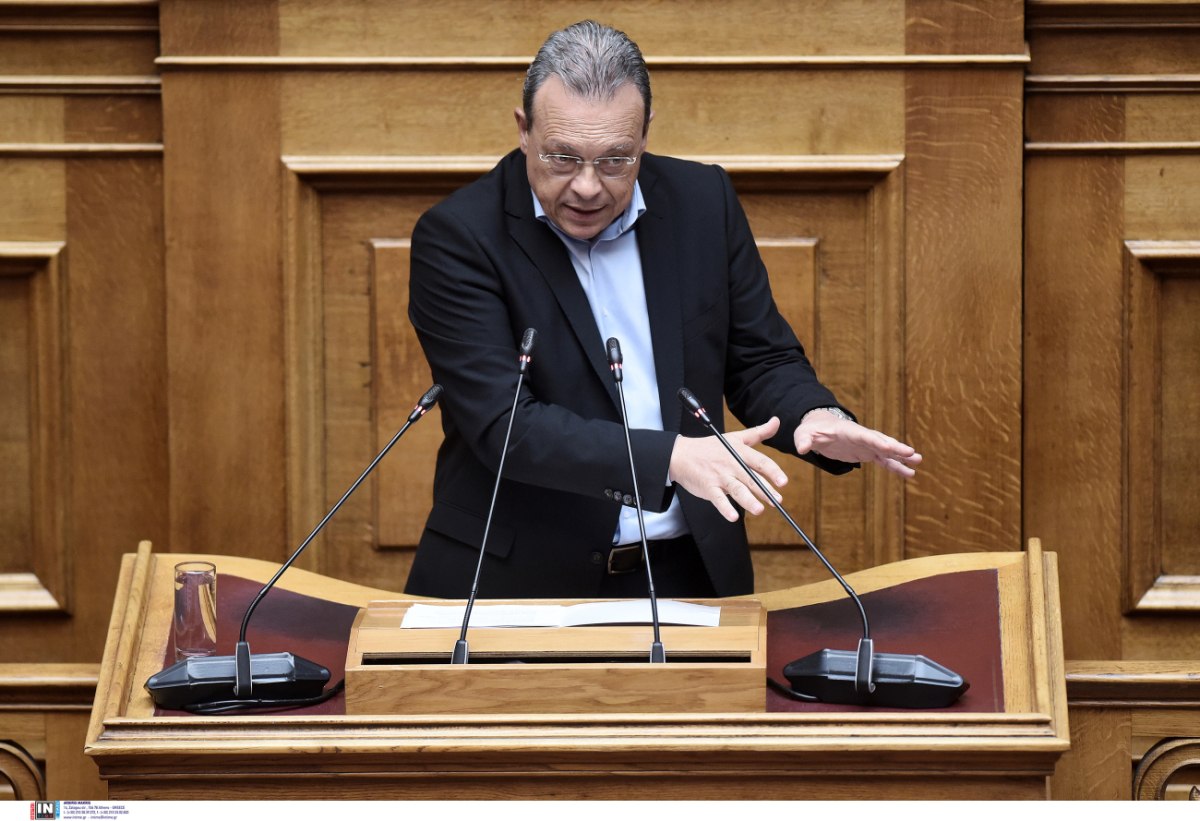 Φάμελλος: Ο πρωθυπουργός εργαλειοποιεί την ευγένεια, το ήθος και το φιλότιμο των υγειονομικών