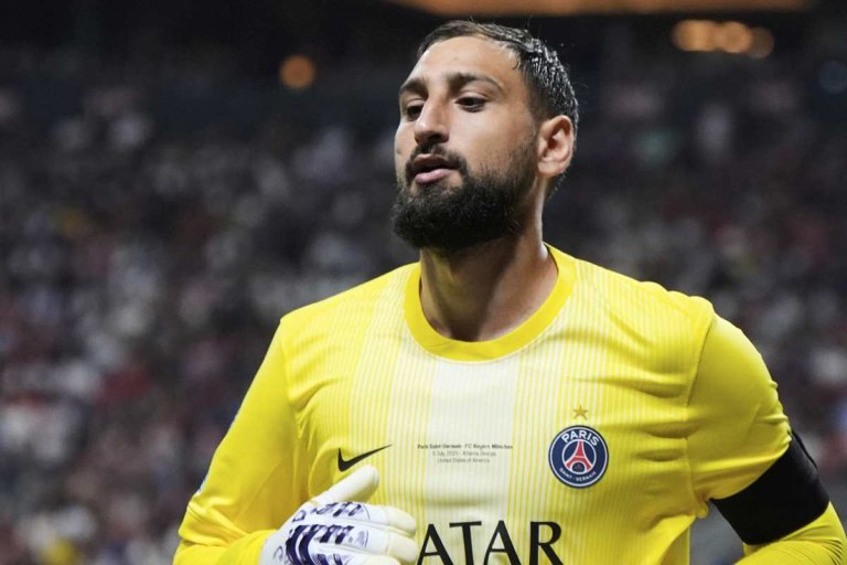 «Πυρά» κατά της Παρί Σεν Ζερμέν από τον ατζέντη του Ντοναρούμα