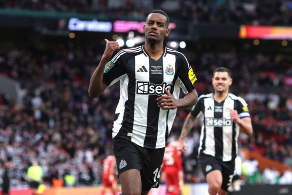 Η Νιούκαστλ απάντησε στον Ίσακ με επίσημη ανακοίνωση: «Παραμένει μέλος της οικογένειάς μας»