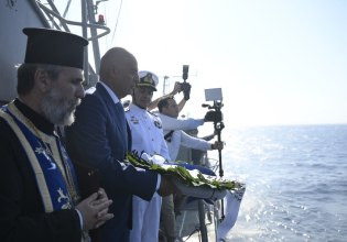 Δένδιας: Επιμνημόσυνη δέηση και ρίψη στεφάνου για τους πεσόντες του «Έλλη» – «Αιωνία τους η μνήμη»