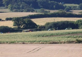 Ελικόπτερο έπεσε σε χωράφι στη Νήσο Γουάιτ, στο Ηνωμένο Βασίλειο