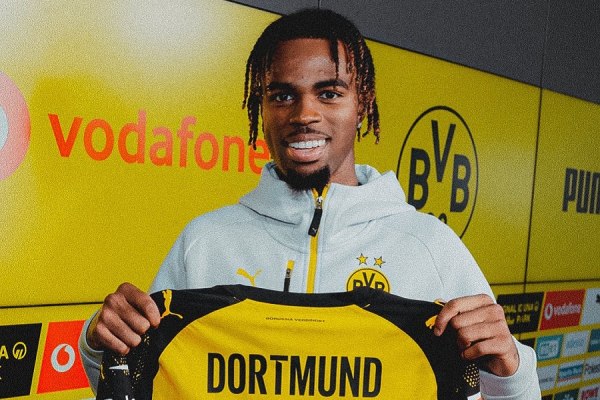 H Μπορούσια Ντόρτμουντ ανακοίνωσε την επιστροφή του Τσουκουεμέκα (vid)