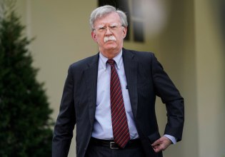 Έφοδος του FBI στο σπίτι του πρώην συμβούλου του Τραμπ, Τζον Μπόλτον