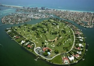 Η νησίδα – καταφύγιο των δισεκατομμυριούχων στο Μαϊάμι με πρόβλημα… αποχέτευσης