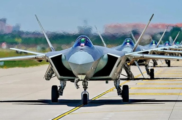 Κίνα: Αεροπλάνα stealth πέταξαν ανάμεσα από Νότια Κορέα και Ιαπωνία χωρίς να γίνουν αντιληπτά