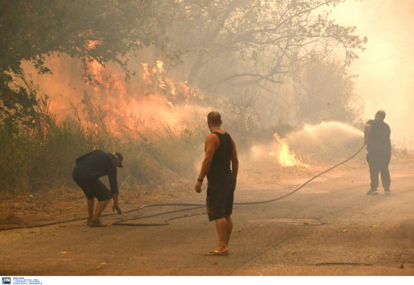 Πυρκαγιές στην Ελλάδα – Πώς τις καλύπτουν τα διεθνή ΜΜΕ