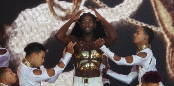 «Τα τελευταία χρόνια ήταν αρκετά δύσκολα»: Τι είχε πει ο Lil Nas X πριν τον συλλάβουν να κυκλοφορεί ημίγυμνος στον δρόμο