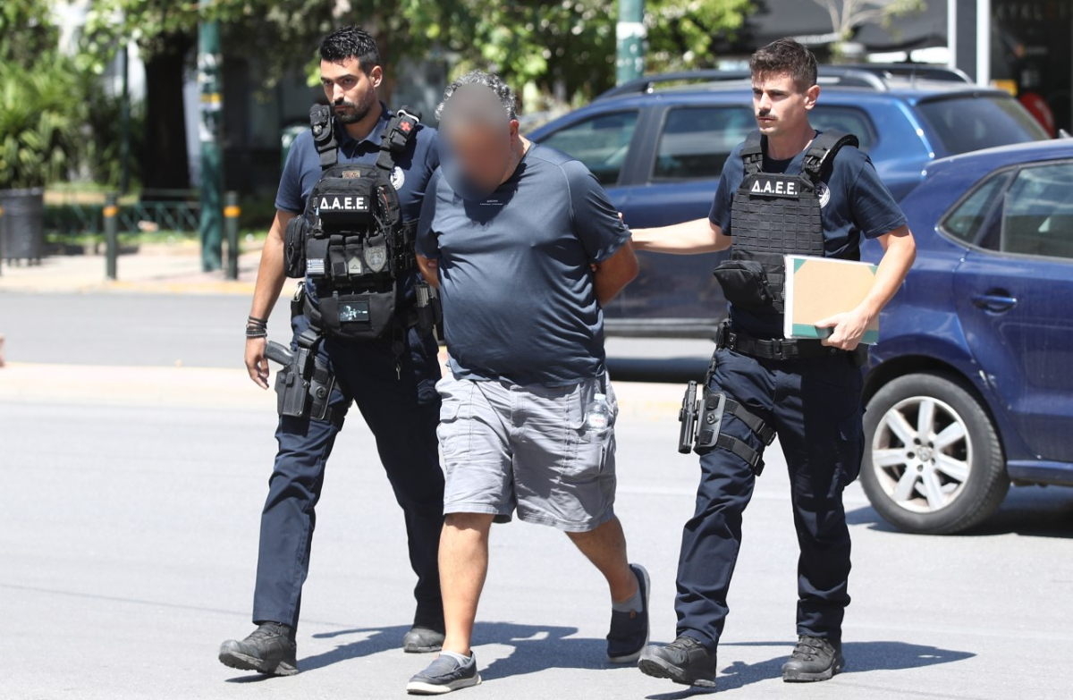 Παλλήνη: Προθεσμία να απολογηθεί την Παρασκευή για τους εμπρησμούς πήρε ο δημοτικός υπάλληλος