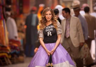 Στην Σάρα Τζέσικα Πάρκερ αρέσει η ιδέα μιας έκθεσης με τα εμβληματικά looks της Κάρι Μπράντσο – Υπό έναν όρο